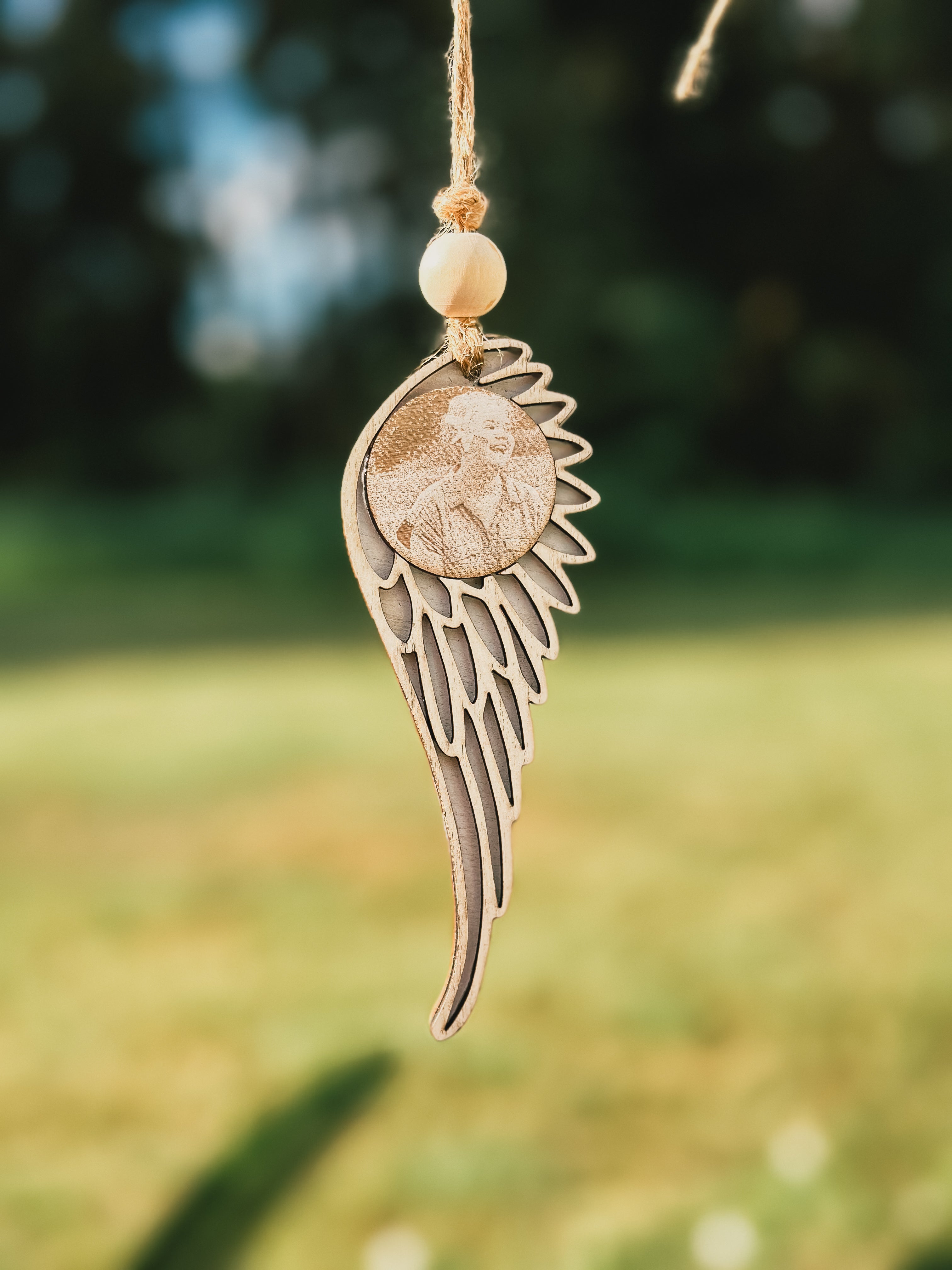 Top Angel wings charm